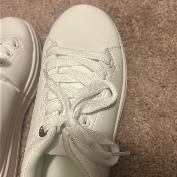 A New Day Women's White Platform Sneakers - Picture 4 of 5